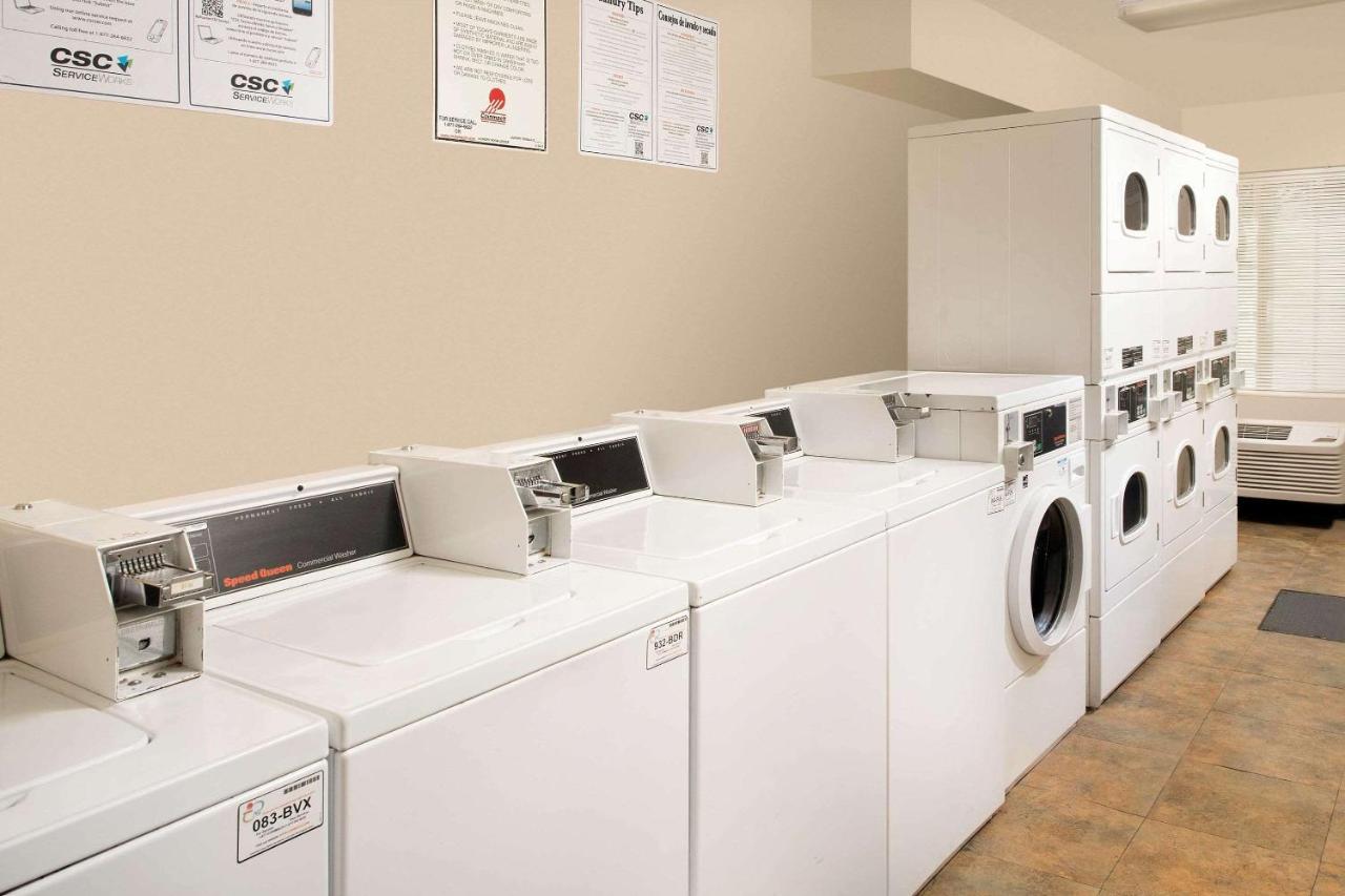 Woodspring Suites San Antonio Fort Sam Екстер'єр фото